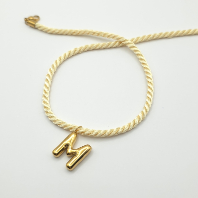 collier cordon Initial