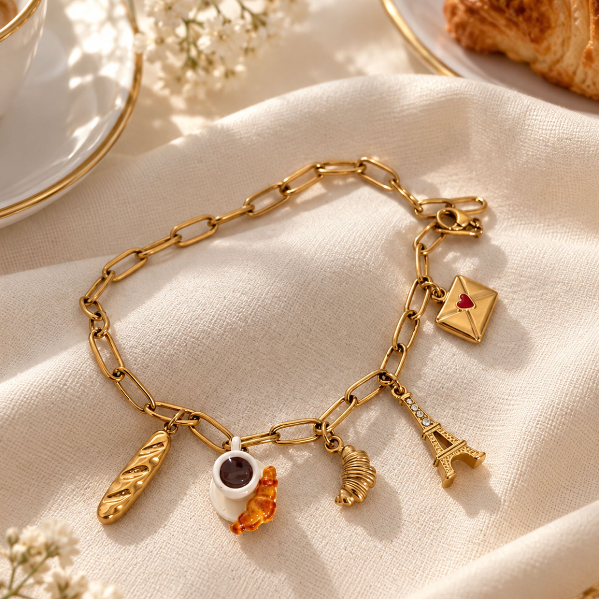 Bracelet breloques Parisienne